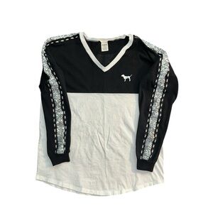 PINK Victoria's Secret Black and White Sequin Long Sleeve Dog Two Tone